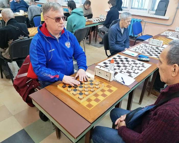 Турнир по русским шашкам памяти А.Т. Аюпова прошел в Асбесте
