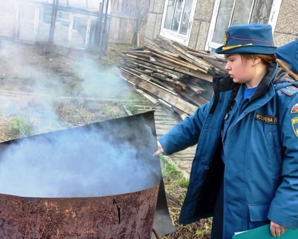В поселке Малышева контролеры обнаружили нарушителей противопожарного режима