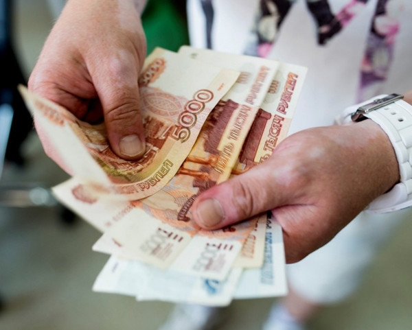 Отделение СФР по Свердловской области назначило специальную социальную выплату 20 тысячам медработников региона