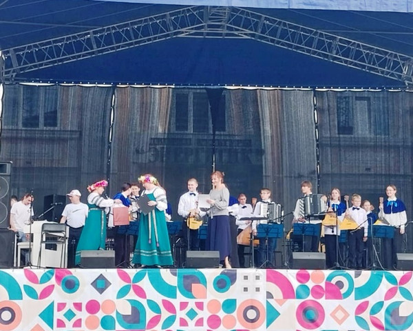 Детский оркестр народных инструментов впервые выступил на фестивале